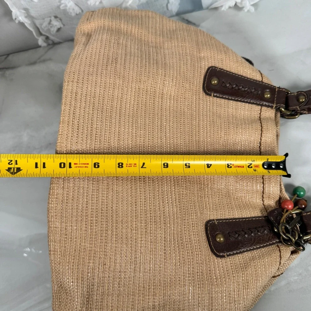 Fossil woven straw